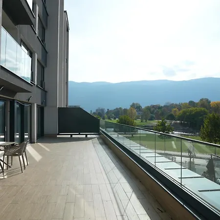 Riverwalk-l Sarajevo